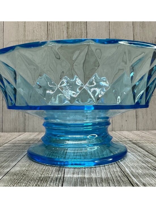 Vtg Early American Pattern Glass Bowl Footed Diamond Quilted Sky Blue 8.5" DIA - Picture 2 of 8